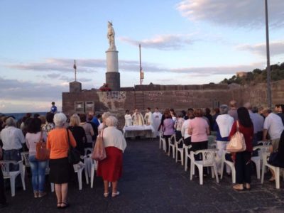 Aci Trezza / Nei festeggiamenti del patrono S. Giovanni Battista si ricorda la posa della statua vent’anni fa sul molo