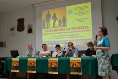 Comunicare la famiglia / Don Catalano: “Oggi i media sono lo specchio della società, si spettacolarizza troppo”