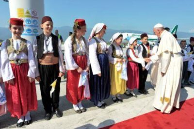 Papa Francesco in Bosnia-Erzegovina / A Sarajevo ha ribadito il suo “no” alla guerra ed alla violenza: “Non solo predicatori di pace, ma operatori di pace”