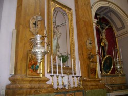 L'altare della Madonna della Pace