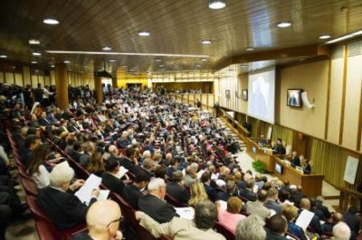 “Laudato si'” e dintorni – 1 / In libreria l’edizione commentata de “La Scuola”