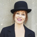 suzanne-vega