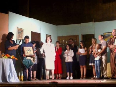 Santa Venerina / Torna il teatro in piazza a Dagala: al via la III edizione di “Teatrando” premio Re D’Argento