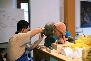 Arte sacra a Firenze / “Creare” con il tatto: un corso di scultura per non vedenti
