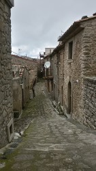 Una via di Montalbano Elicona