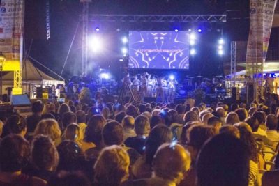 Musica in piazza / La giovane Sonia Pitiddu vince il festival “La vela d’oro” di Stazzo