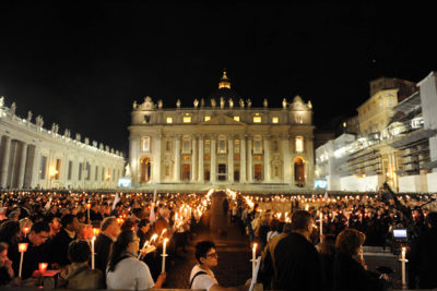 La veglia a San Pietro / Le diocesi insieme per illuminare il Sinodo sulla famiglia