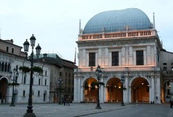 Piazza della Loggia a Brescia 