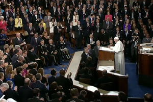 Il Papa al Congresso / Da “figlio di immigrati” nel tempio Usa di libertà e democrazia. Francesco “in dialogo con tutti”