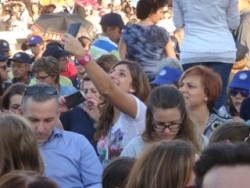 L'immancabile "selfie" con lo sfondo della piazza