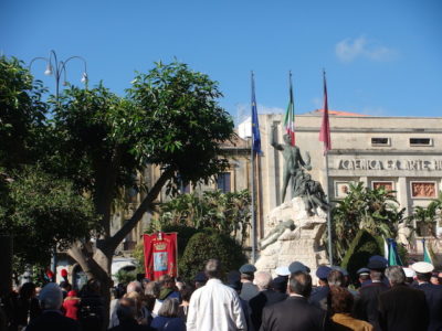 Acireale / Nella Giornata delle Forze Armate il vicesindaco Ardita indica nei ragazzi i costruttori della pace del domani