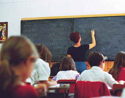 Scuola / Impossibile fare miracoli. A questa istituzione si chiede troppo, forse meriterebbe un po’ di fiducia in più