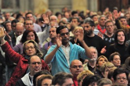 Giubileo / Migliaia di Porte Sante aperte. Il valore civile della misericordia pretende la voce dei cattolici