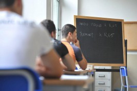 Scuola / Si boccia sempre meno. Persiste il gap tra gli alunni italiani promossi al 91,1% e gli stranieri al 78,8