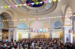 10-Berkeley-Community-Chorus-in-St.-Joseph-the-Worker--755x491