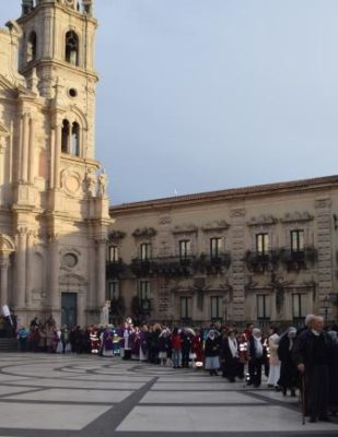 Diocesi / Ieri ad Acireale si è celebrato il Giubileo dell’ammalato. Mons. Raspanti “Offrite le sofferenze a Cristo. Egli ci guarda ed ha misericordia”