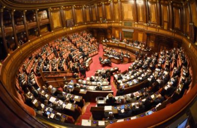 Unioni civili / Approvato al Senato il riconoscimento delle coppie dello stesso sesso e delle convivenze