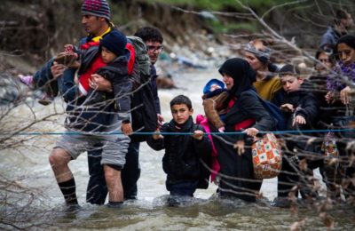Accade in Grecia / Profughi bloccati a Idomeni. Il racconto: “Nel fango e al freddo, ho visto una umanità ferita”