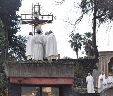 Valverde / Venerdì Santo al Santuario. Padre Nei: “Chiedo a ognuno di voi di unirsi a Gesù”