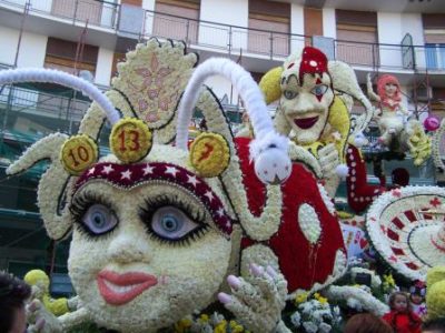 Festa dei fiori 2016 / La città di Acireale dal 23 al 25 aprile tra colori, profumi e sapori