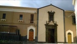 La chiesa di S. Francesco con l'annesso convento dei frati minori, a Biancavilla