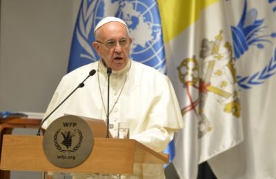 Visita / Papa Francesco al Pam: fame “usata come arma di guerra” e cibo “privilegio di pochi”