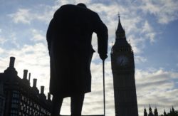 755x491xbrexitChurchilBigBang-755x491.jpg.pagespeed.ic.VVKfQdBH8F