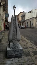 Un'altra statua in via Roma