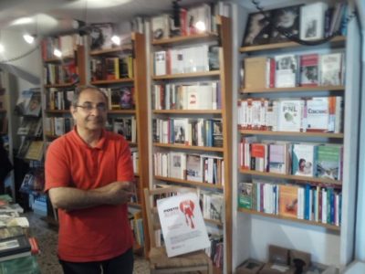 Interviste / Mario Leonardi e la sua libreria “Punto e virgola”. “I libri ci permettono di vivere tante vite”
