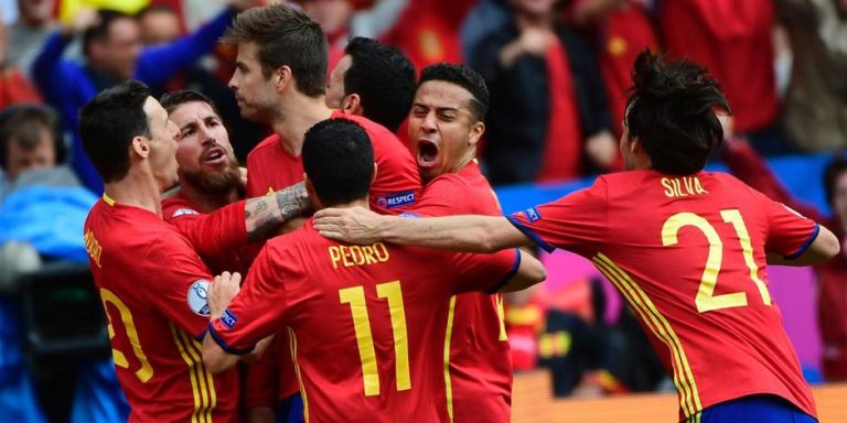 Europei di calcio / Spagna, ci pensa Piqué: 1-0 alla Repubblica Ceca