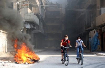 Città sotto assedio / Aleppo, la denuncia di mons. Jeanbart: “Mentre i potenti si giocano le vesti della Siria, il popolo muore”