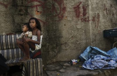 Brasile / Le luci delle Olimpiadi e i morti delle favelas. Ogni giorno uccisi 29 fra bambini e adolescenti