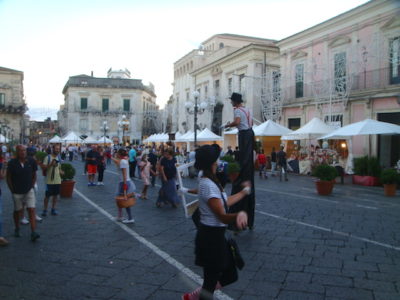 Acireale / Positivo il bilancio della Fiera dello Jonio. L’assessore Coniglio: “Abbiamo animato il centro e dimezzato i costi”