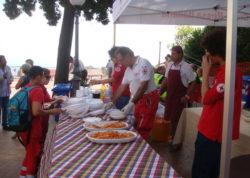 Un'amatriciana per Amatrice nello stand della Croce Rossa Italiana