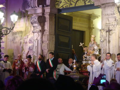 Santa Venera d’inverno / Acireale rende omaggio alla Patrona, rinnovando l’atto di affidamento ed il ringraziamento per le grazie ricevute