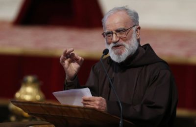 Quaresima 2017 / Padre Cantalamessa: “Lazzaro è il Sud del mondo. Guardarsi dal dio denaro, Grande Vecchio”