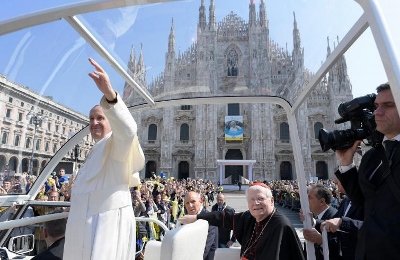 Il Papa a Milano / Ospitare le differenze, abbracciare le frontiere, accogliere chi ha bisogno
