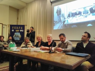 Acireale / Nella sala Costarelli Katia Ricciarelli, insolita scrittrice, affascina con favole dedicate all’infanzia