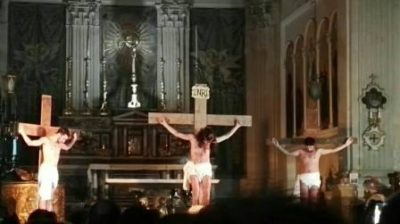 Valverde / “Il Nazareno. La storia della nostra salvezza” rappresentato nel Santuario pieno di gente, da molti anni non si assisteva ad una rappresentazione teatrale in chiesa