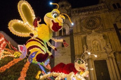 Festa dei fiori – 4 / Il Primo Maggio ad Acireale si esprime nel linguaggio dei fiori. Stasera gran finale