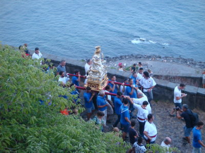 Festa di Santa Venera / Il busto della Patrona a Santa Maria La Scala attraverso le Chiazzette, un percorso di devozione, fede e sacrificio