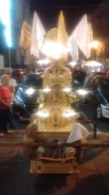 Acireale / Per la festa di san Michele Arcangelo inaugurato un artistico cereo votivo dedicato al Patrono