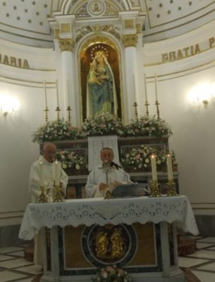 Mompileri / Oggi in Santuario la Messa di affidamento a Maria. Don Alfio Privitera: “Chiediamo alla Vergine di aiutarci a tenere presente il nostro poco”