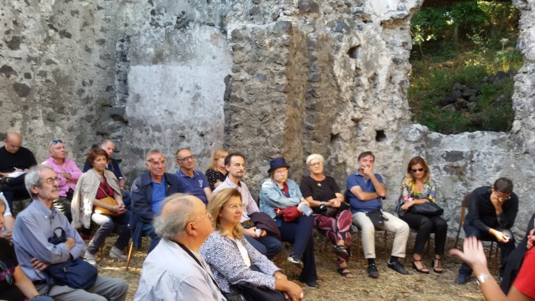 Santa Venerina / Sui passi dei monaci basiliani. Incontro-visita ai ruderi di Santo Stefano con padre Alessio Mandanikiota