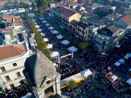 Zafferana / Dedicata ai funghi la quarta domenica dell'”Ottobrata”. Viabilità ordinata e comodi parcheggi per i visitatori