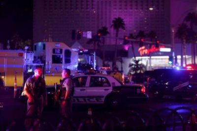 Sparatoria Las Vegas / Le vittime salgono a 59. Isis rivendica ma l’intelligence americana smentisce. Papa Francesco: “Rattristato”