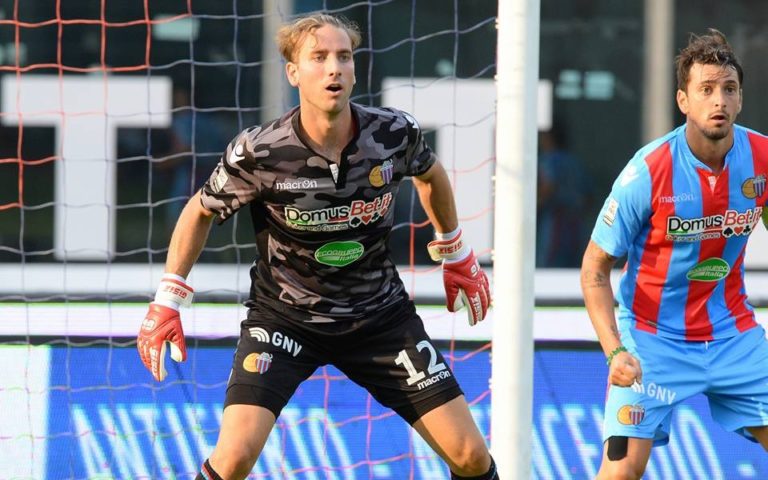 Calcio Catania / Prolungamento del contratto per il portiere Pisseri