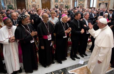 Udienza / Papa Francesco ai partecipanti al Simposito per il disarmo: “Nucleare, logica di paura che minaccia l’intero genere umano””