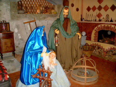 Tempo di Natale – 3 / “La Stella di Betlemme” apre la rassegna dei presepi acesi, con la consueta ricchezza di contenuti