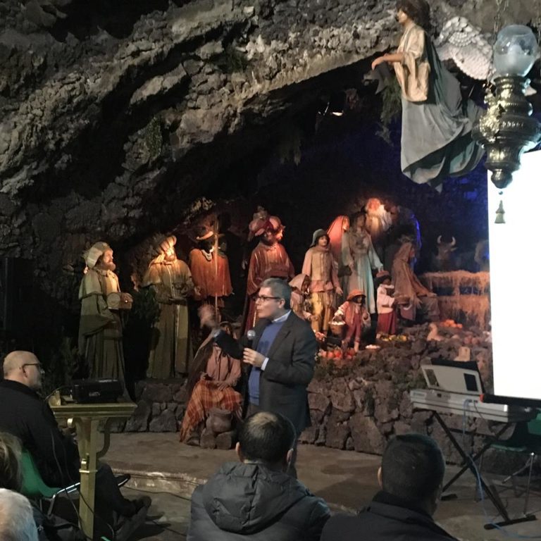 Tempo di Natale – 20 / Chiesa della Grotta, Acireale: Sandro Barbagallo racconta la rappresentazione della Natività nell’arte e nelle tradizioni popolari